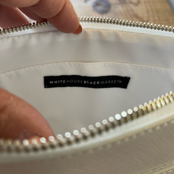 NEW WHITE HOUSE BLACK MARKET WRISTLET BAG - Picture 4 of 9